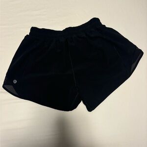 Lululemon Hotty Hot 2.5 shorts